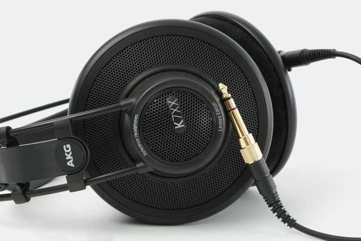 AKG K7XX